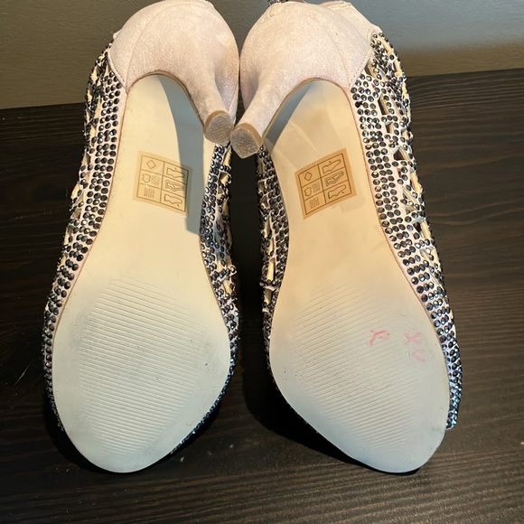 Fabulous Betsey Johnson cream with gunmetal bling caged peep toe 4” bootie. - Picture 15 of 16